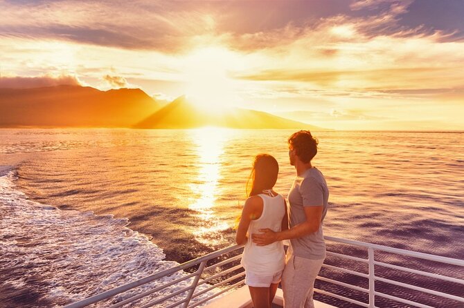 Sunset Cruise & Whale Watching from Oahu - The first part of the cruise: open water and island views
