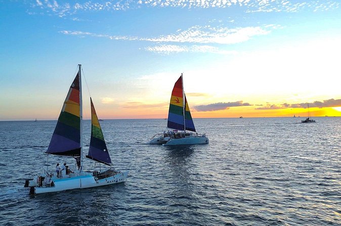 Sunset sail Aboard Manakai Catamaran - Choosing between General Boarding and Mana Premium
