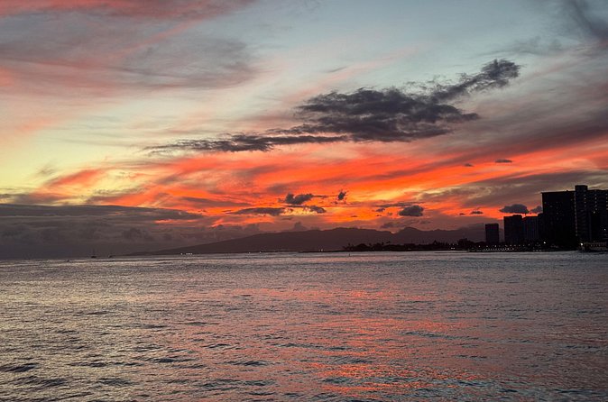 Sunset sail Aboard Manakai Catamaran - What makes the crew and boat part of the appeal