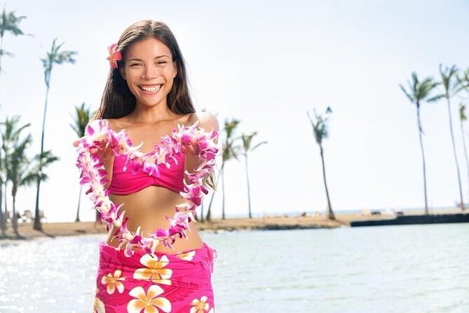 Traditional Airport Lei Greeting on Honolulu Oahu - Finding your greeter after landing at HNL