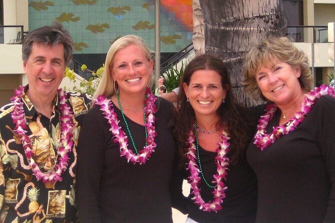 Traditional Airport Lei Greeting on Honolulu Oahu - What happens during the 15-minute welcome