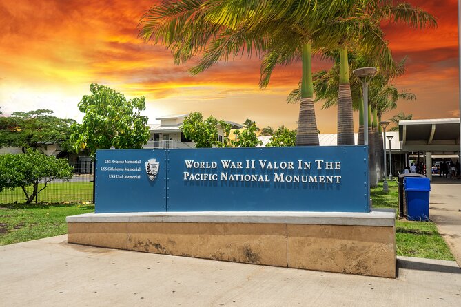 Tribute to Pearl Harbor Arizona Memorial and Honolulu City Tour - The King Kamehameha Statue stop