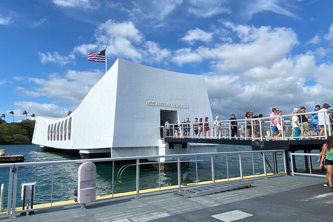 Tribute to Pearl Harbor Arizona Memorial Tour - Why this Pearl Harbor tour works well from Waikiki