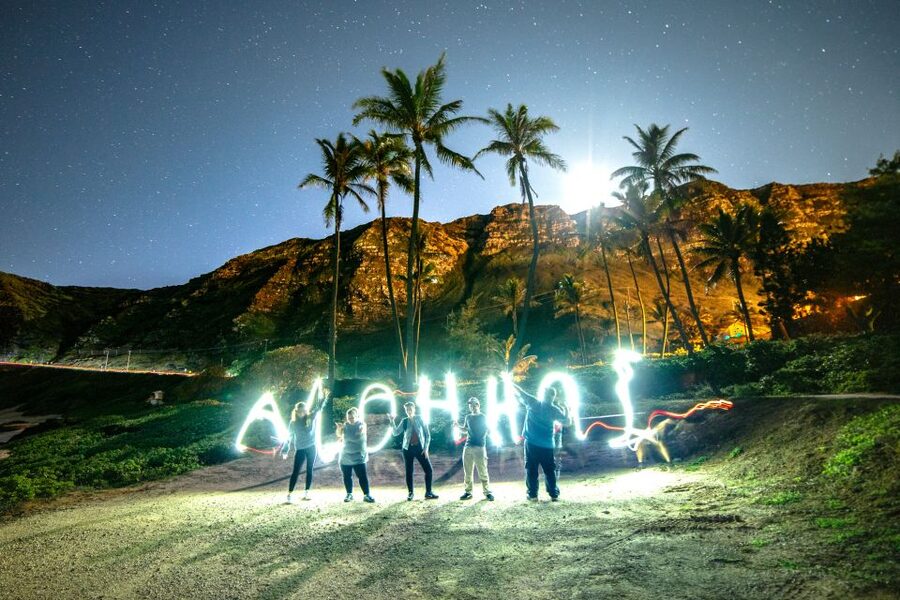 Unique Honolulu Sunset and Light Painting Tour - The beach session and the mystery of light painting