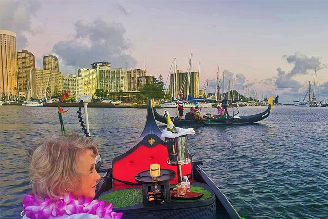 Valentine's Private Gondola Cruise in Waikiki with Drinks, Pastry - Music, bubbles, and the Valentine’s mood