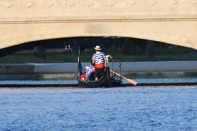 Valentine's Venetian Gondola Cruise in Waikiki - Is $250 per person a fair price?