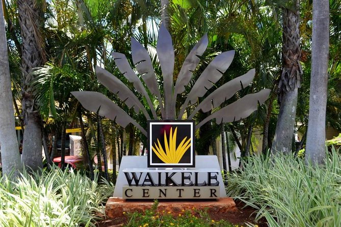 Waikele Outlet Shopping Shuttle from Waikiki - From Waikiki hotels to Waikele in about 30 minutes