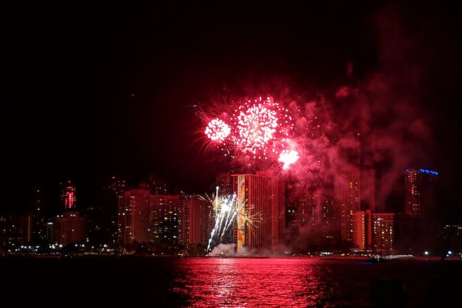 Waikiki Beach Catamaran Friday Night Fireworks Tour - Key points to know before booking