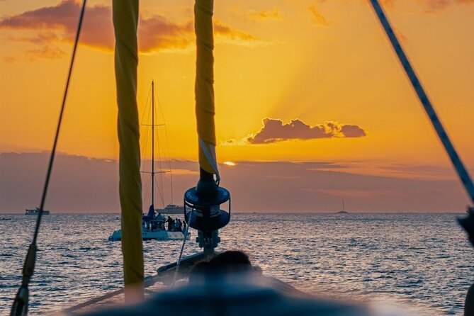 Waikiki Beach Sunset Sail - Key points to know before boarding