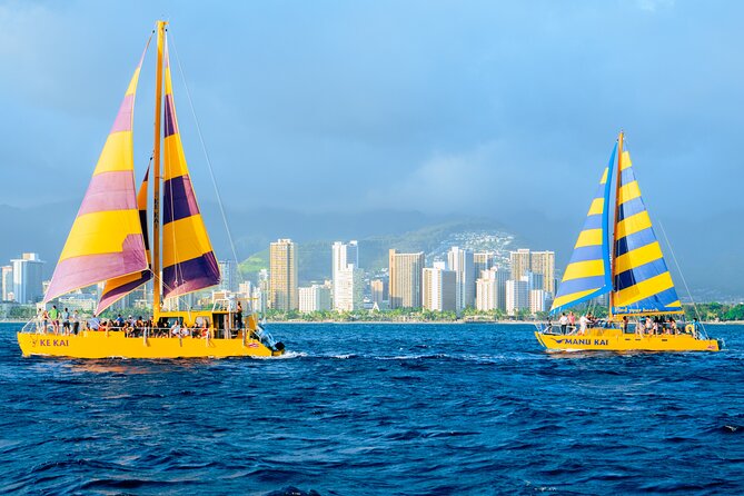 Waikiki Beach Sunset Sail - Drinks, music, and the party atmosphere