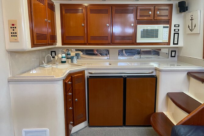 Waikiki Deep Sea Fishing Charter from Oahu - Setting out from Honolulu’s Ala Moana harbor area