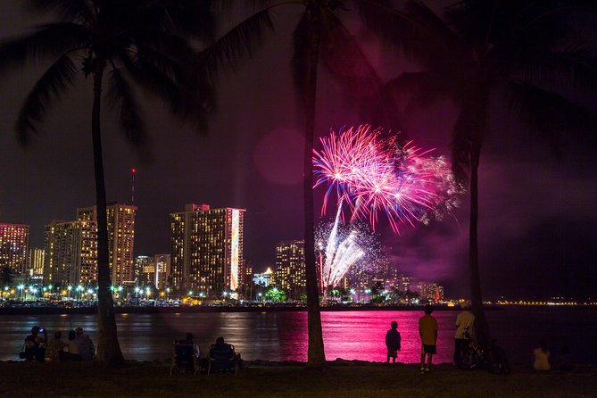 Waikiki Fireworks Dinner Cruise: Sail & Sparkle on Friday Nights - Captain Chris and a crew that sets the tone