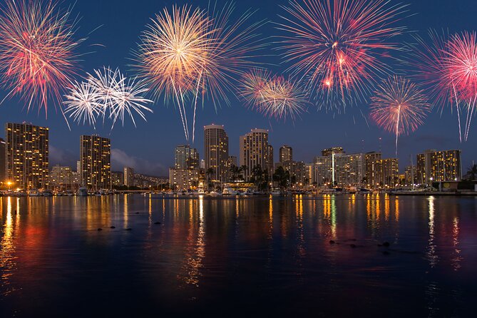 Waikiki Friday Firework Catamaran Tour - Who should book this Friday fireworks cruise