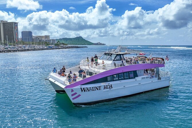 Waikiki: Friday Night Fireworks Catamaran Cruise - A catamaran view of Waikiki and Diamond Head