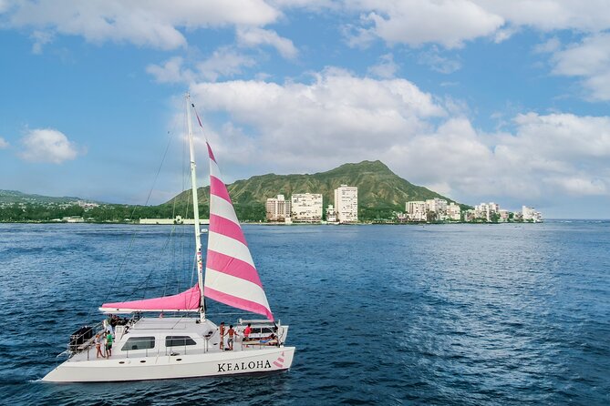 Waikiki: Friday Night Fireworks Catamaran Cruise - Snacks and the small details that matter