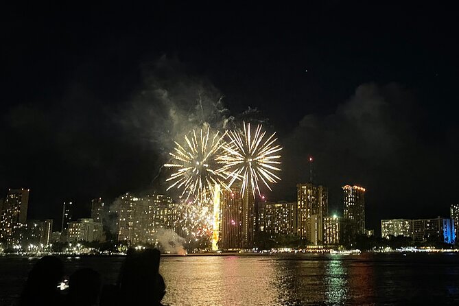 Waikiki: Friday Night Fireworks Catamaran Cruise - Weather, cancellations, and timing