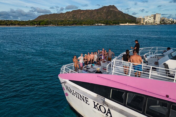 Waikiki: Friday Night Fireworks Catamaran Cruise - What the fireworks are really like