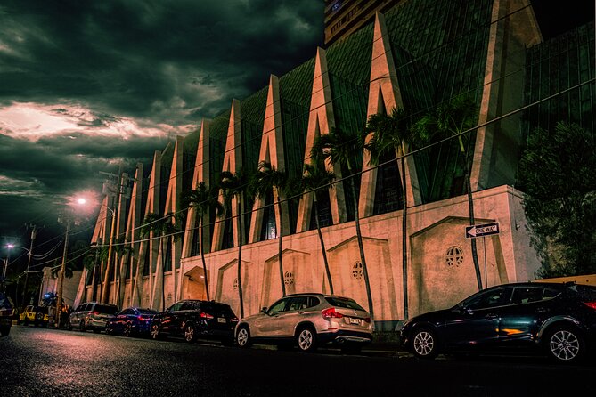Waikiki Ghost Tour: Torches & Terrors - How to prepare for the 8 p.m. start