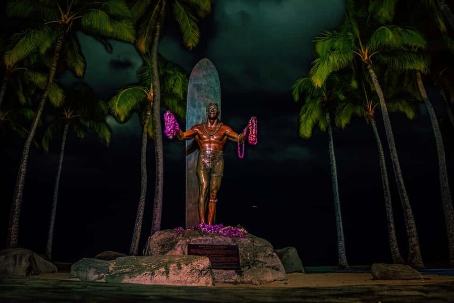 Waikiki Ghosts Boos and Booze Haunted Pub Crawl - The Bar Stops: The Beach Bar and Surf Bar Waikiki