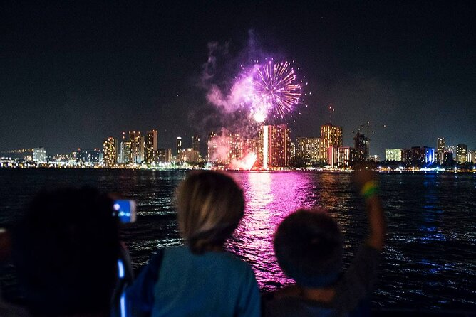 Waikiki Glass Bottom Boat Fireworks Tour - What this one-hour Waikiki cruise is really about