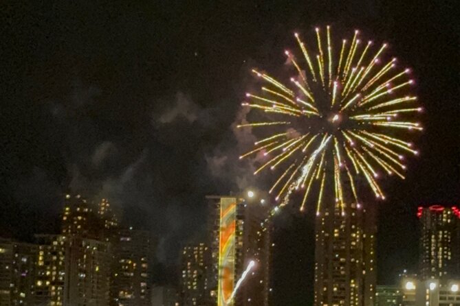 Waikiki Glass Bottom Boat Fireworks Tour - Bring your own food and drinks