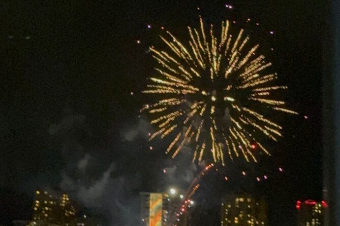 Waikiki Glass Bottom Boat Fireworks Tour - Comfort, crew, and the chance of a boat change