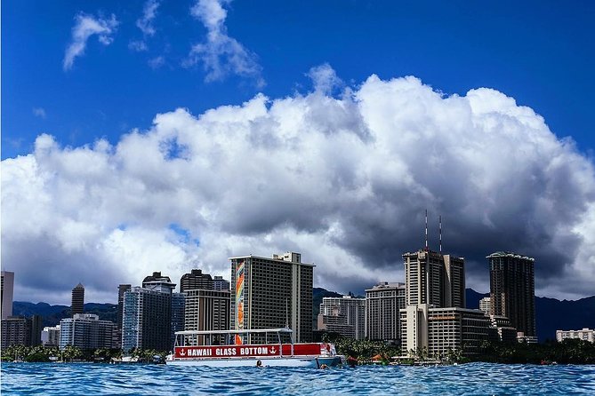 Waikiki Glass Bottom Boat Tour - Leaving the harbor and facing Waikiki
