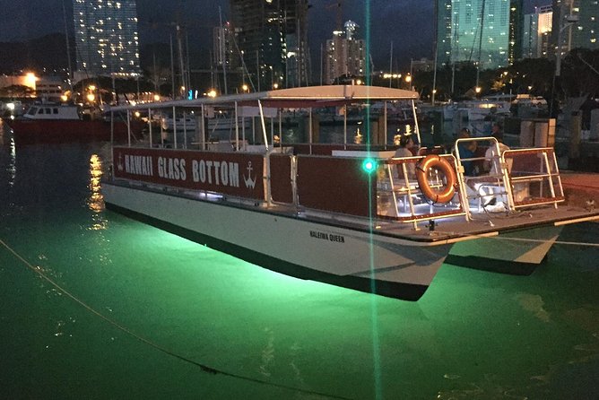 Waikiki Glass Bottom Boat Tour - Food, drinks, shade, and comfort aboard