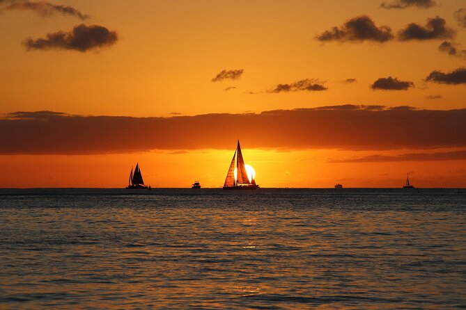 Waikiki Sunset Cocktail Cruise - Hilton Hawaiian Village - Drinks, bar service, and the value of the package