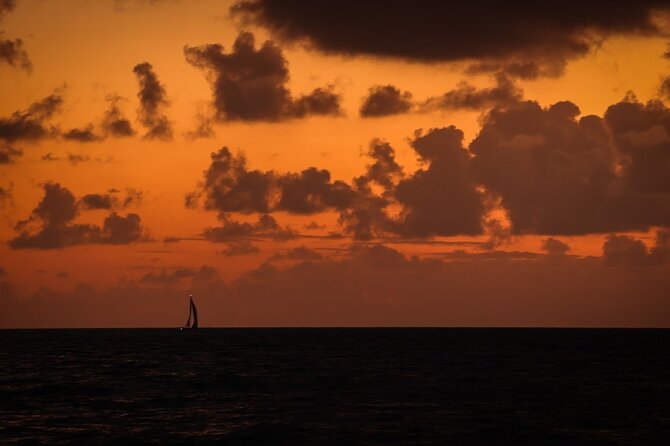 Waikiki Sunset Cruise from Oahu - Why Waikiki is better from offshore at sunset