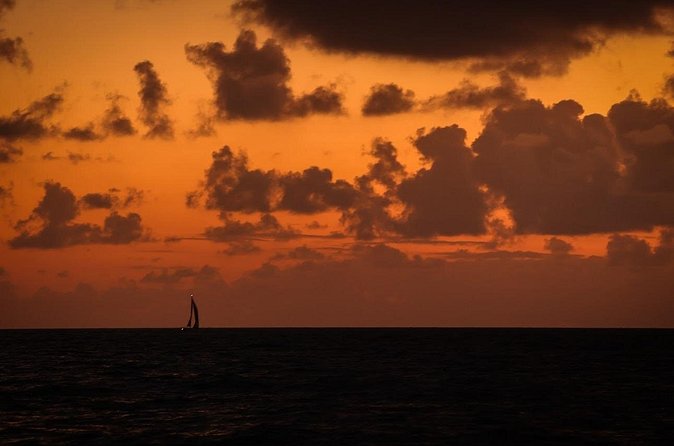 Waikiki Sunset Cruise from Oahu - Snacks, drinks, music, and BYOB