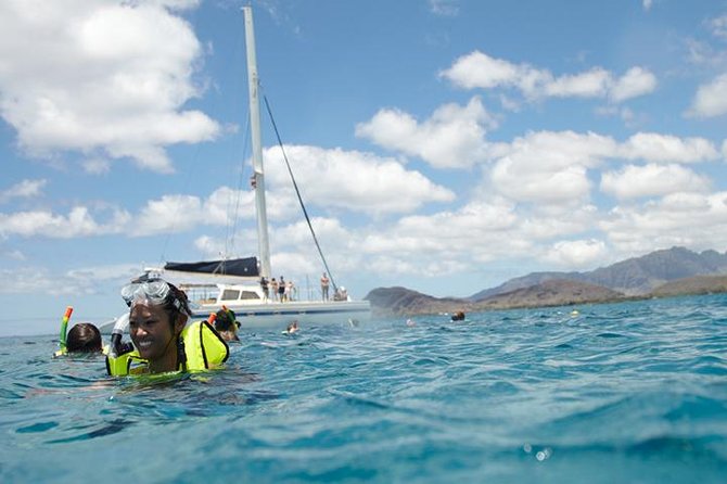 West Oahu Afternoon Turtle Snorkel Sail - The coastal route toward Waikiki and Ko Olina