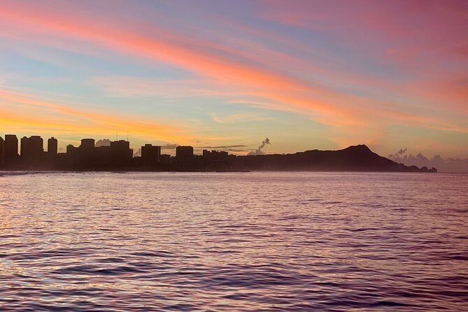Whale Watching and Sunrise Breakfast Cruise in Honolulu - Choosing your seat and handling the weather