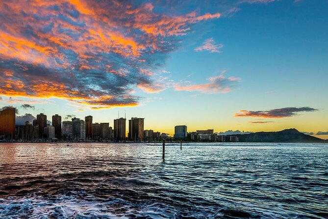 Whale Watching & Late Breakfast Cruise in Honolulu - Sailing past Waikiki and Diamond Head Lighthouse