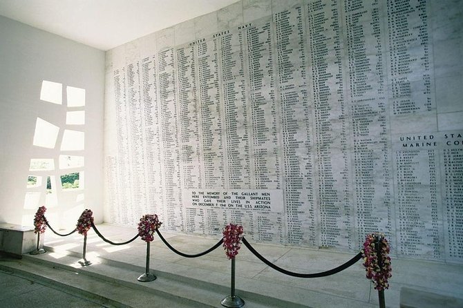 WWII Pearl Harbor Heroes Deluxe Tour - Pearl Harbor Aviation Museum and lunch