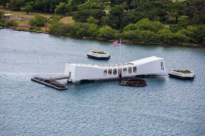 WWII Pearl Harbor Heroes Deluxe Tour - The Visitor Center and the final shore view